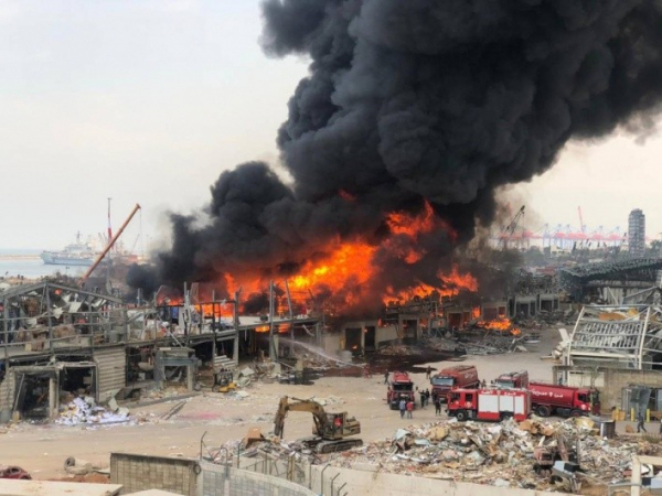 اندلاع حريق كبير في مرفأ بيروت مجدداً (فيديو)