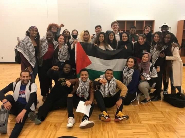 طلاب في جامعتين أميركيتين يصوتون على سحب الاستثمارات من الاحتلال