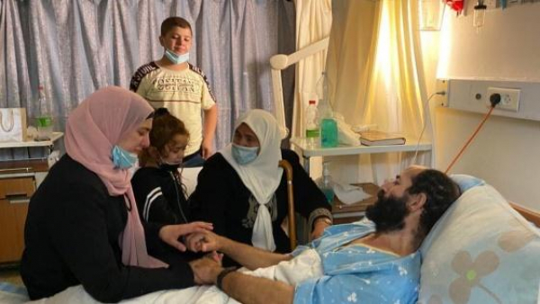 حزب الشعب: إرادة الأسير ماهر الأخرس الأسطورية كسرت إرادة السجان