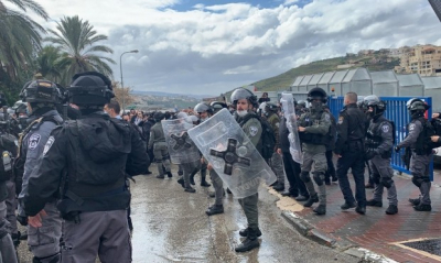 الاحتلال يقمع تظاهرة سلمية في ام الفحم المحتلة خرجت رفضًا للجريمة