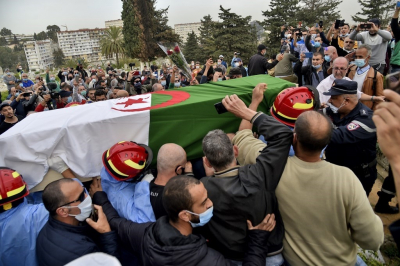 تشييع المناضل لخضر بورقعة في الجزائر