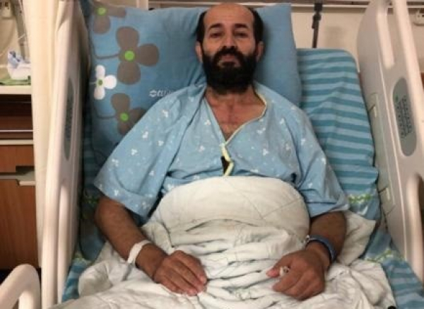 الأسير ماهر الأخرس يؤكد استمراره بالإضراب عن الطعام ويرفض الإلتفاف على مطالبه