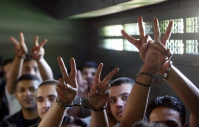 &quot;حنظلة:&quot; حجر أسرى في &quot;ريمون&quot; بعد مخالطتهم لسجانين مصابين بفيروس كورونا