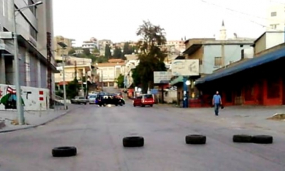 قطع مداخل ساحة عبد الحميد كرامي في طرابلس والطريق العام في وسط حلبا احتجاجاً على تردي الأوضاع المعيشية