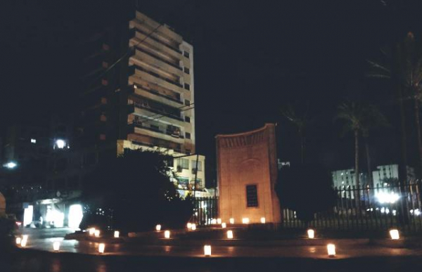 المكتب الطلابي في التنظيم الشعبي الناصري يضيء شعلة التحرير في ساحة الشهداء