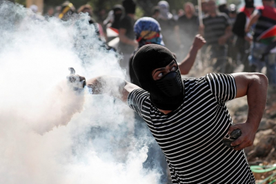 إصابات واعتقالات خلال قمع الاحتلال للمسيرات الأسبوعية في الضفة