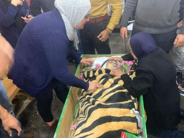 جماهير غفيرة تشيع جثمان الشهيد إياد الحلاق في القدس