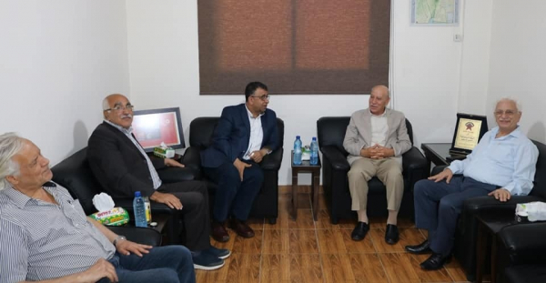 الشعبية و"الديمقراطية" تعرضان الأوضاع العامة وأوضاع فلسطينيي لبنان