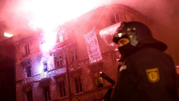 تظاهرات عنيفة في برلين إثر إخلاء مبنى يشغله ناشطون يساريون