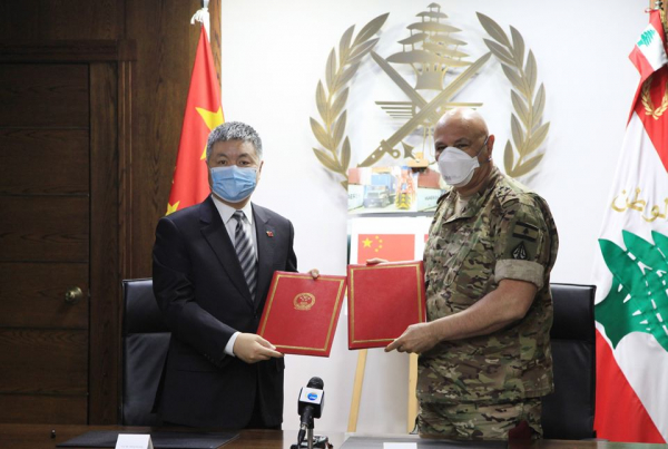 جيش التحرير الشعبي الصيني يقدم إلى الجيش اللبناني مساعدات طبية لمكافحة "الكورونا"