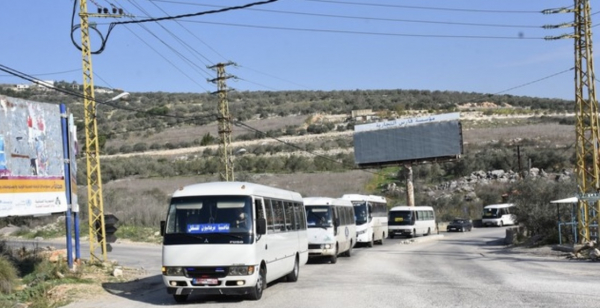 وقفة لسائقي الباصات في حاصبيا احتجاجاً على قرار منعهم من العمل