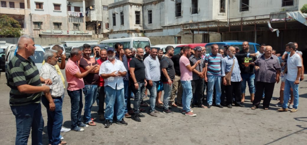 اعتصام للسائقين العموميين في صيدا: غداً إضراب مفتوح حتى تلبية مطالبنا