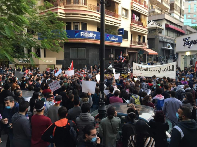 "الطلاب في مقدمة الصراع السياسي"