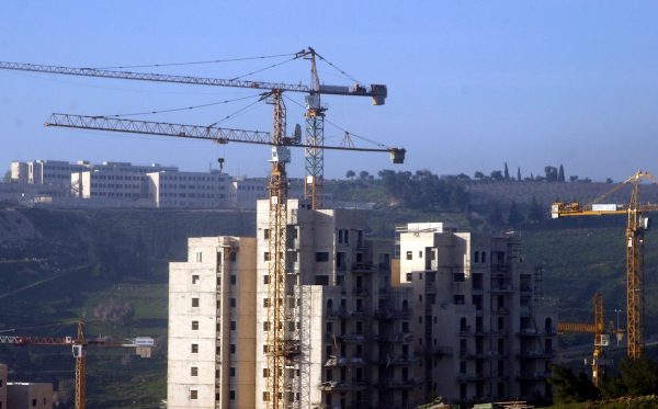 للمرة الأولى منذ توقيع اتفاقيتي التطبيع.. الاحتلال يقرر بناء ألفي وحدة استيطانية بالضفة