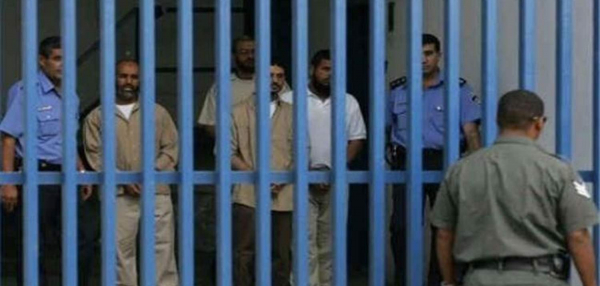 الاحتلال ينقل ثلاثة من ممثلي الأسرى إلى عزل "أيلا"