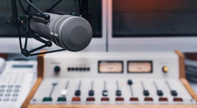 الحريري يطرد كبير إذاعيي &laquo;الشرق&raquo;